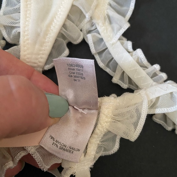 Victoria’s Secret sheer Pantys Tanga cream color ruffles Detail women’s size S/P - Picture 5 of 5
